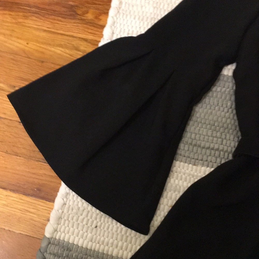 ✨⚡️ Pair of adorable bell sleeve dresses ✨⚡️ - Picture 6 of 7